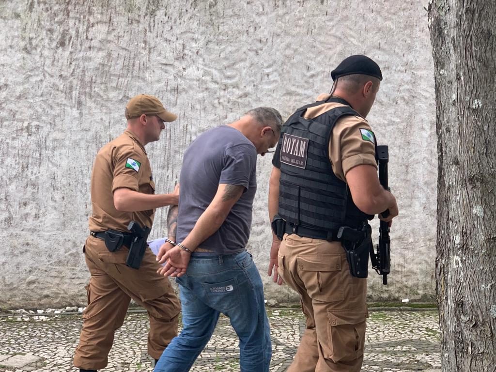 Policiais militares e traficantes da CIC são presos em operação no PR e